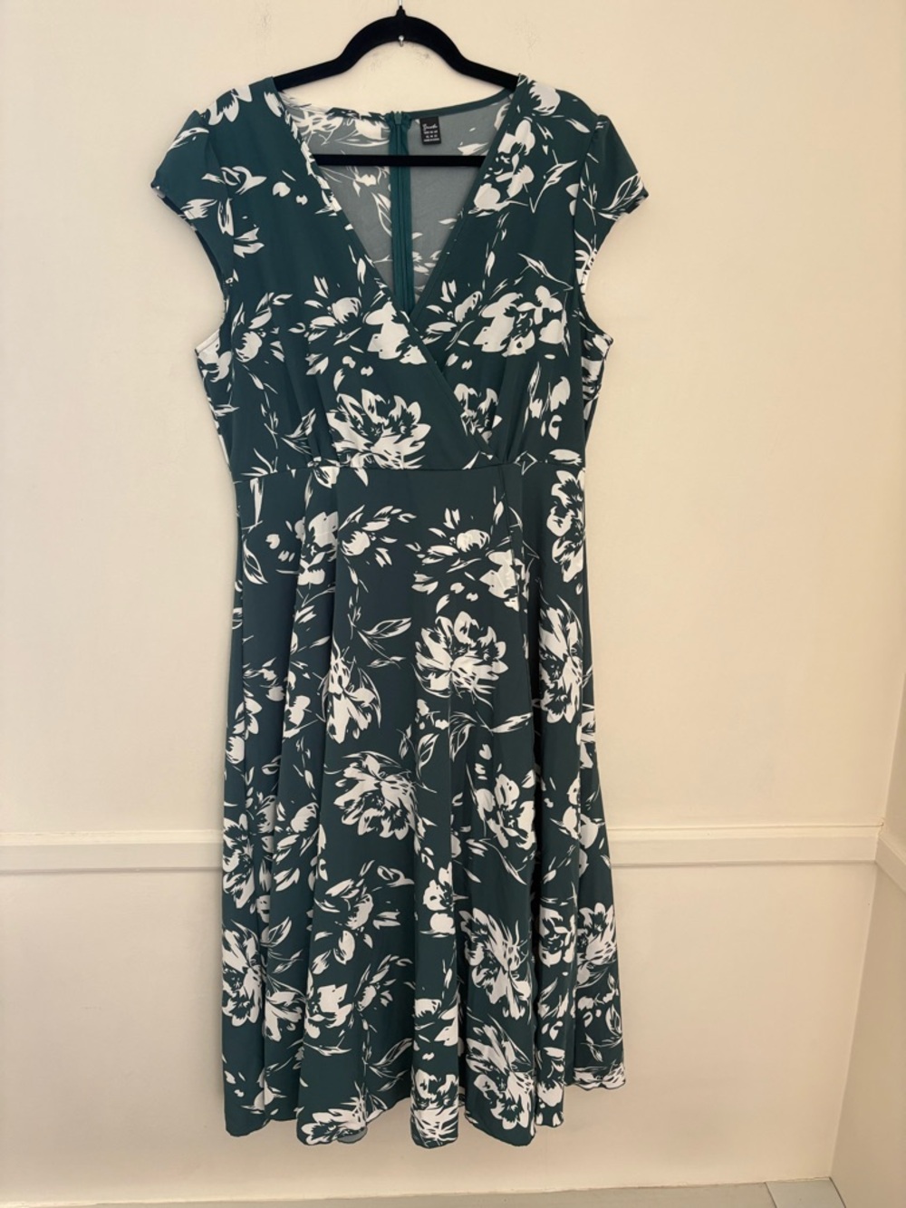Greathe Women’s Faux Wrap- A-Line Green/White Floral Dress - Maxi Length -Sz 12